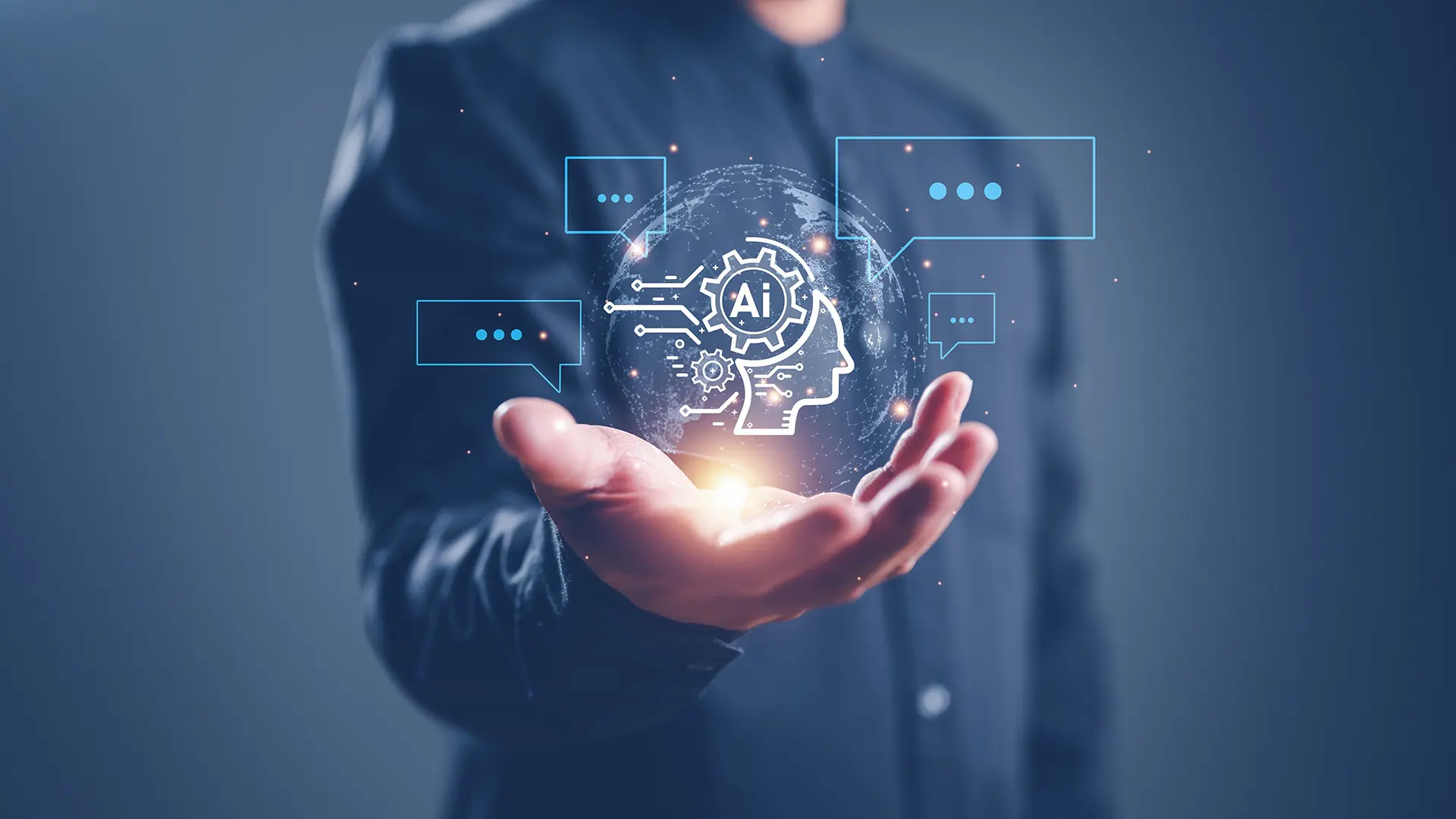 Hombre sujetando holograma de mundo con la palabra IA y burbujas de texto para IA, traducción automática y posedición