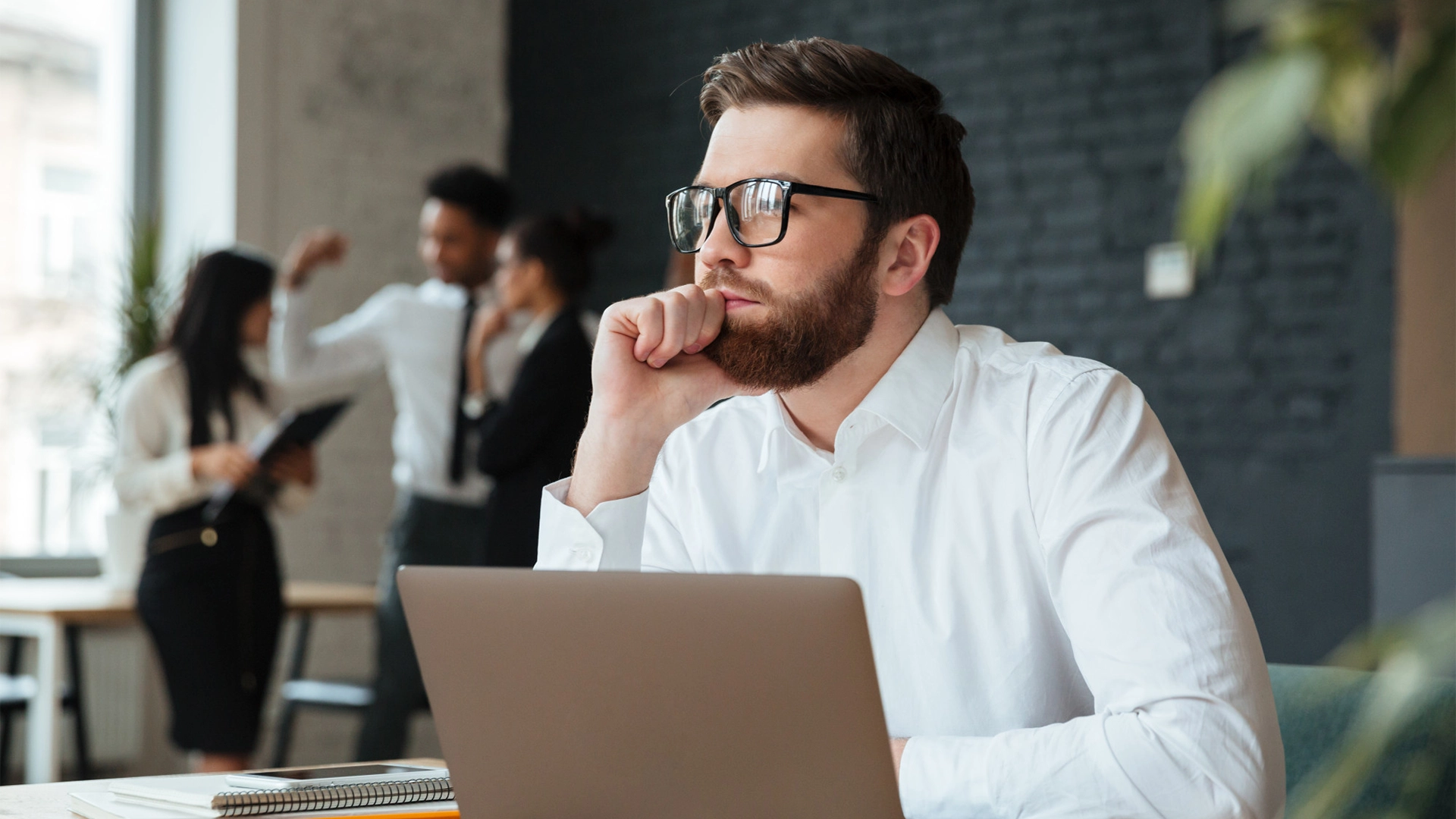 Top Reasons to Choose Translation Services over Freelancers